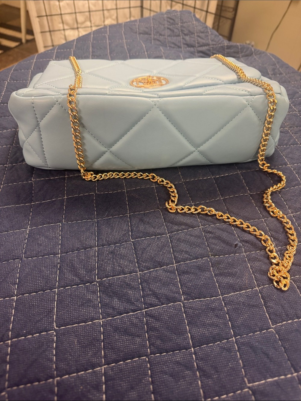 Badgley Mischka Quilted Light Blue Shoulder Bag with Gold Chain - Picture 3 of 6